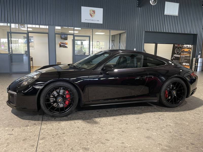 Ligne sublime et puissance brute : Découvrez la 991 Carrera 4 GTS.