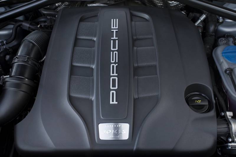 intervalle entretien Porsche macan diesel près de Arles dans les Bouches du Rhône
